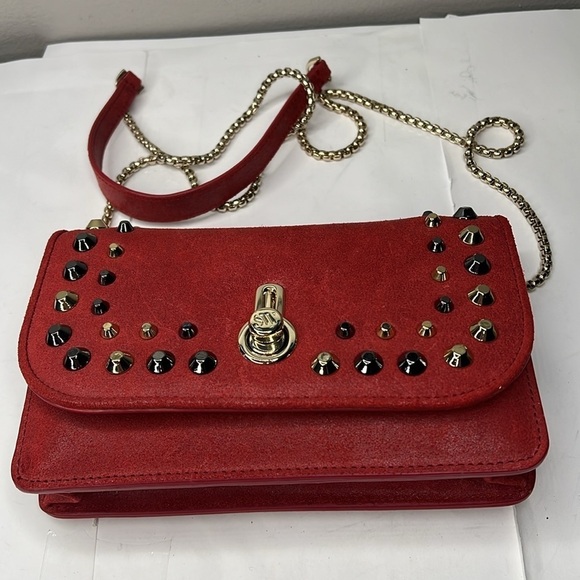 Stuart Weizman Red Sueded Leather Metal Grommet Crossbody Wallet on a Chain Bag - Picture 2 of 6
